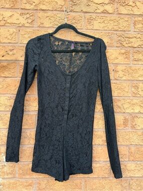 💫4/$25 • La Senza Tuxedo Black Long Sleeve Lace Onesie